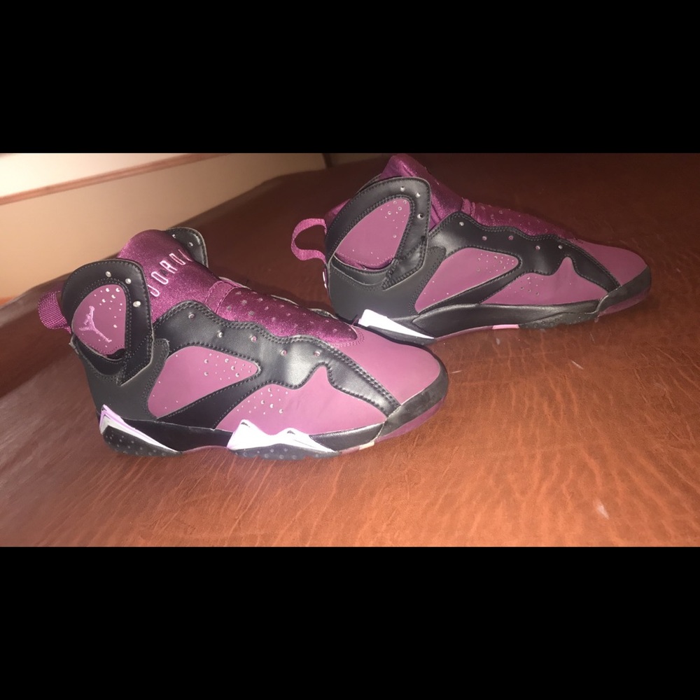 Jordan 7 Retro Mulberry size 6y